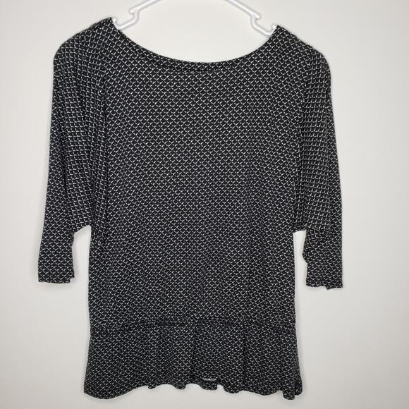 Ann Taylor Loft Scoop Neck Black and White All Over Print Ruffle Hem Top XS - Picture 1 of 4
